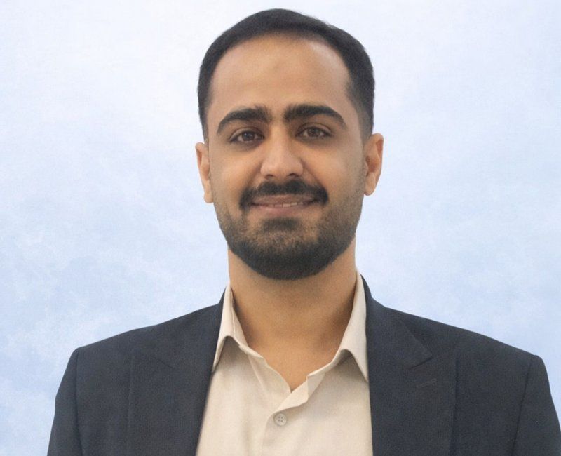 دکتر حامد رادمهر متخصص و جراح چشم ،فوق تخصص گلوکوم (آب سیاه) و لیزر،عضو هیات علمی دانشگاه