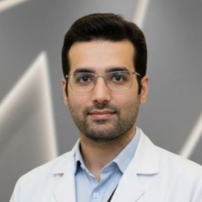 محمد ناصری معاینه چشم، تجویز عینک، لنز اسکلرال، لنز طبی