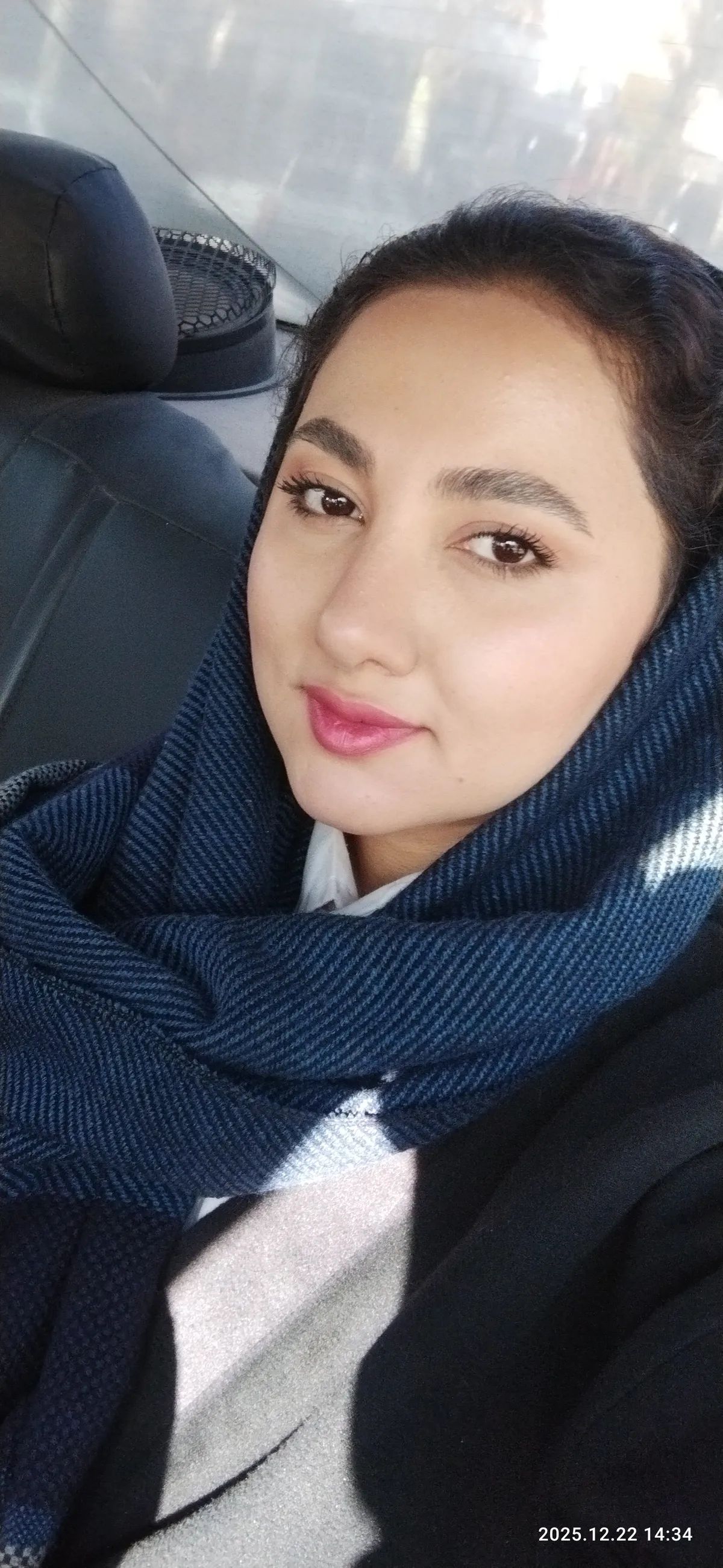 ناهید کریمی دکترای دندانپزشکی