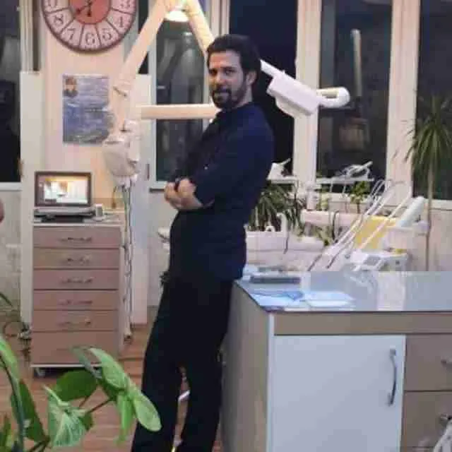 دکتر مجیدرضا رحمان دوست دکترای دندانپزشکی