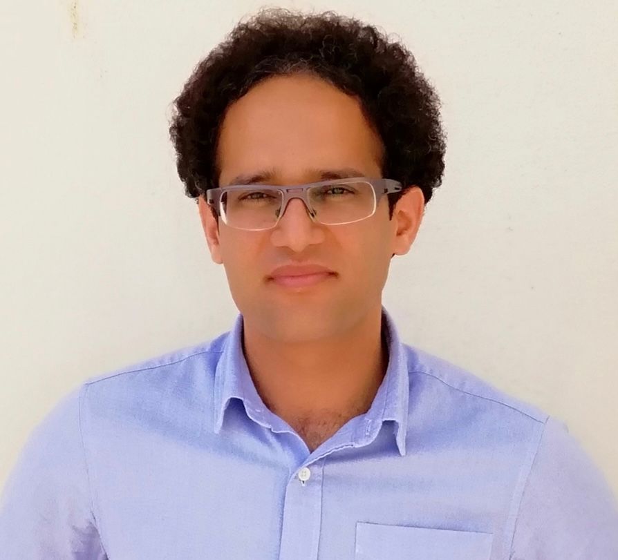 دکتر منوچهر دلاکی