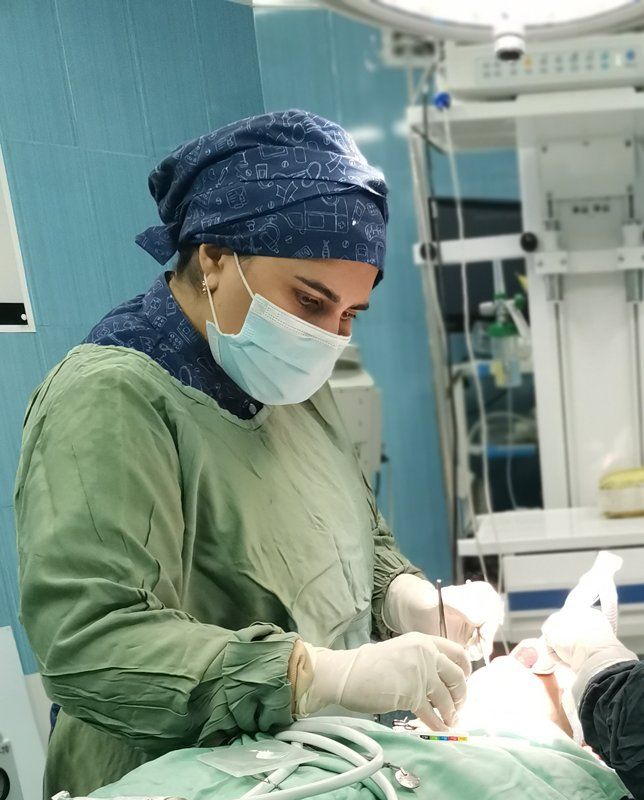 دکتر بهار آخوندی زردینی