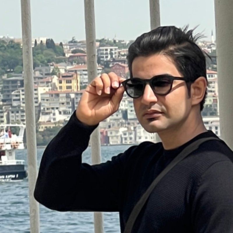 دکتر پرویز فرزامی فر