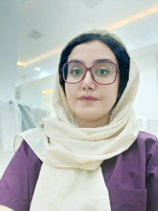 دکتر آزاده کیانی پور متخصص دندانپزشكي ترميمي, زیبایی(لمینیت.کامپوزیت).ترمیم.بلیچینگ.درمان ریشه