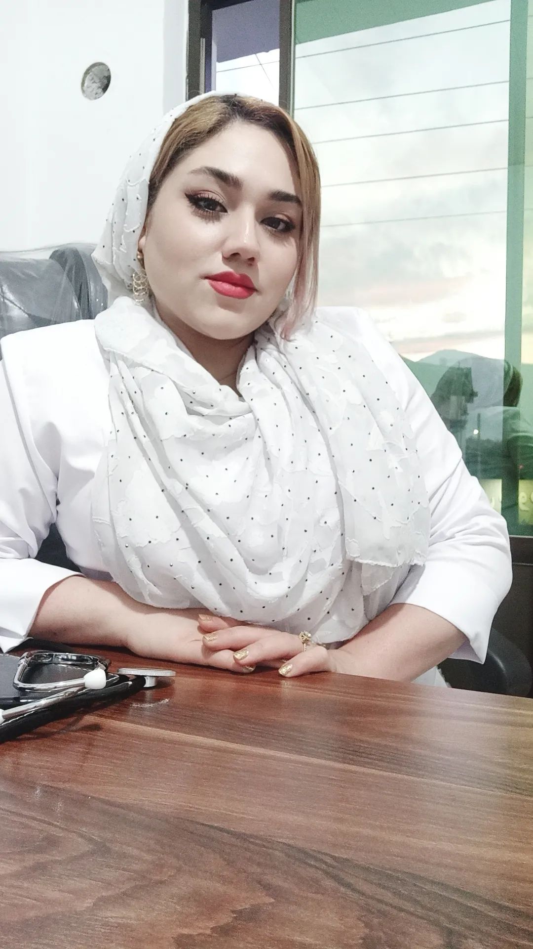 دکتر سمانه شادچهره کارشناسی مامایی