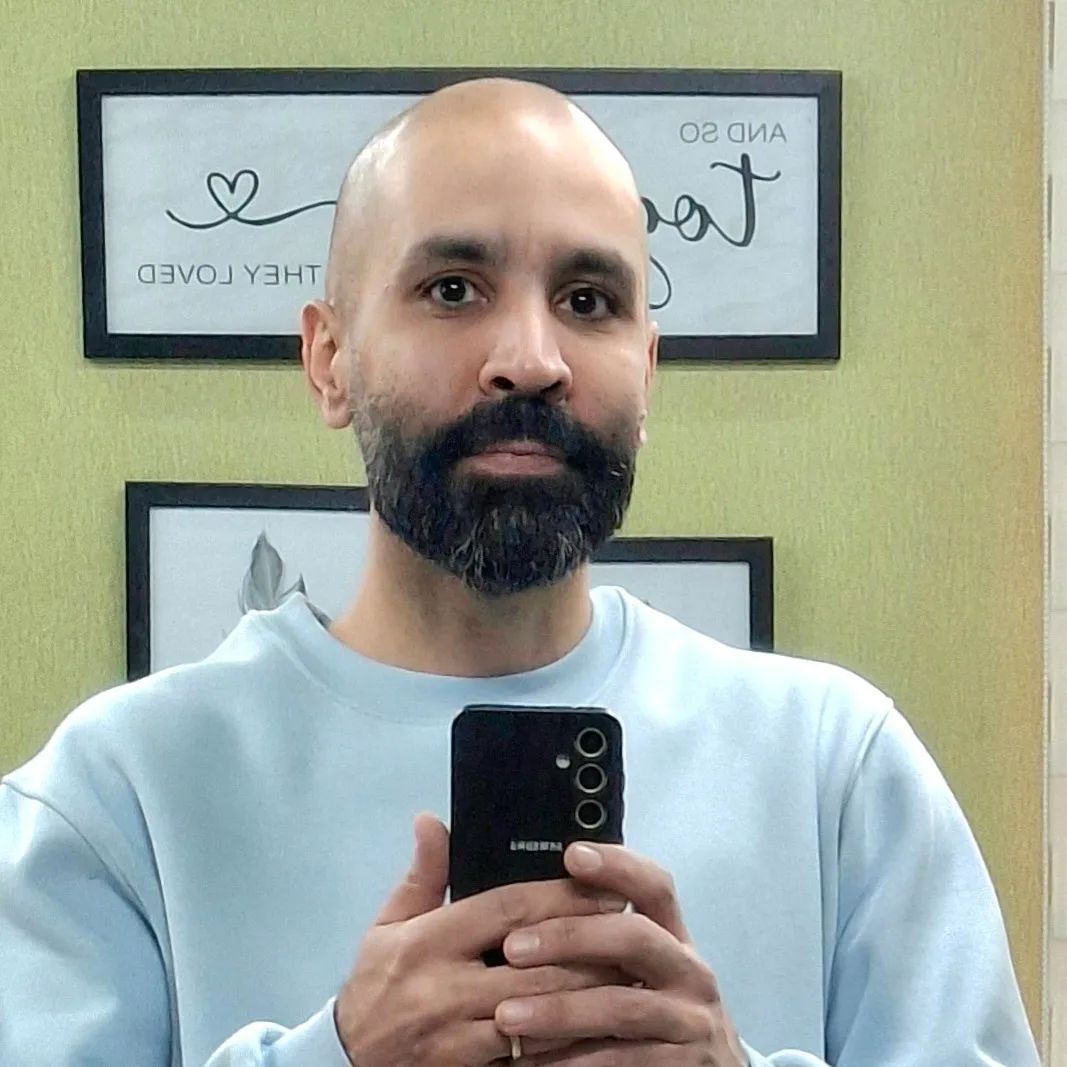 دکتر آرش واحدی کشتیبان دکترای پزشکی