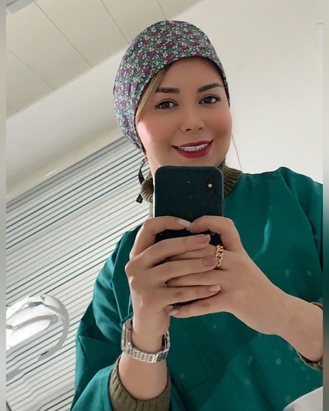 دکتر یاسمن عرفانی فاخر دکترای حرفه‌ای دندانپزشکی