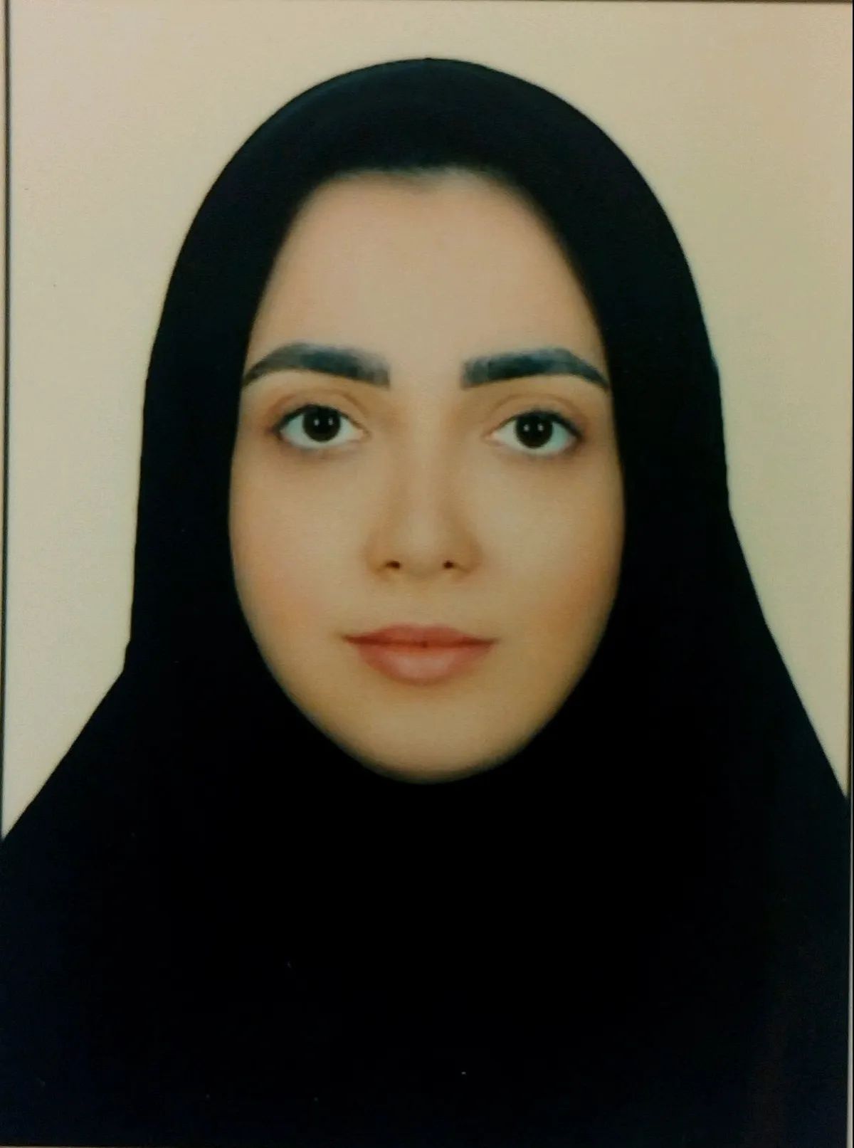 سارا آزادگان دکترای حرفه‌ای دندانپزشکی