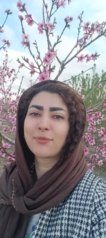 سمیه فریدی تهاز کارشناس مامایی