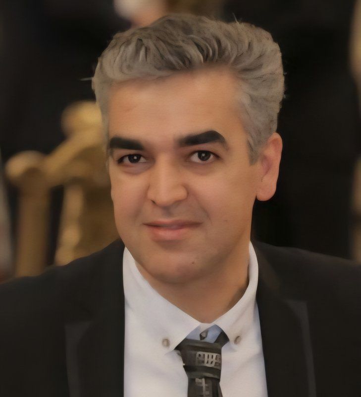 دکتر وحید شکاری دکترای دندانپزشکی