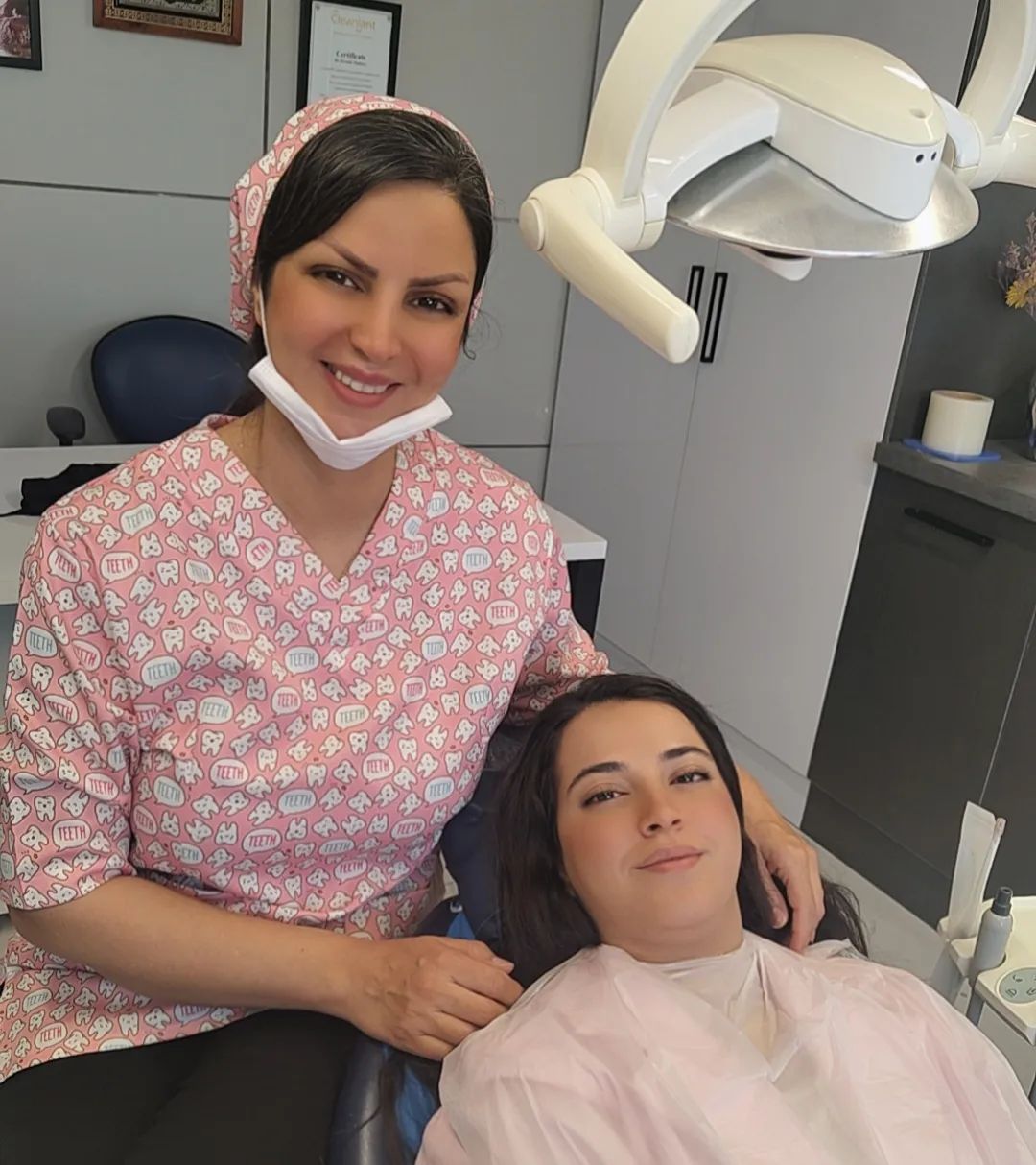دکتر زینب زینهاری دکترای حرفه‌ای دندانپزشکی