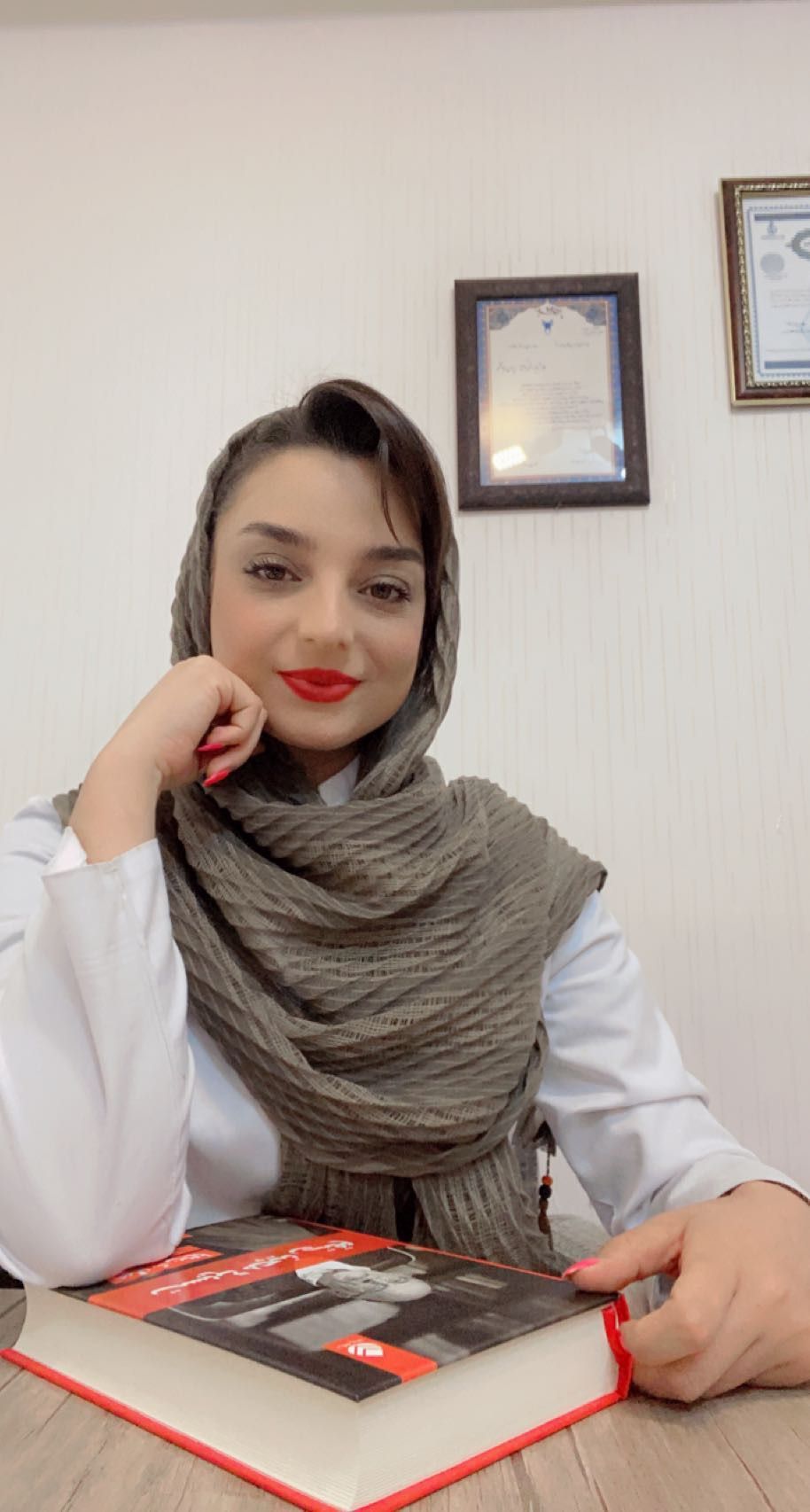 دکتر ندا مجردکریم آباد