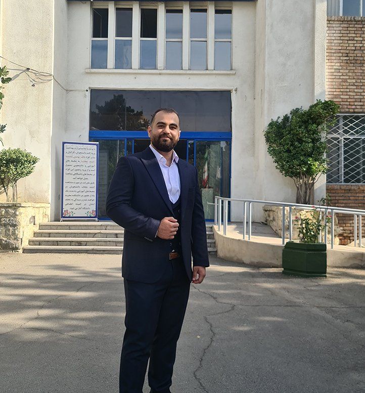 محسن علی محمدی کارشناس اپتومتری(بینایی سنجی )،تجویز عینک و لنز تماسی ، بینایی سنجی دقیق اطفال ، درمان تنبلی چشم