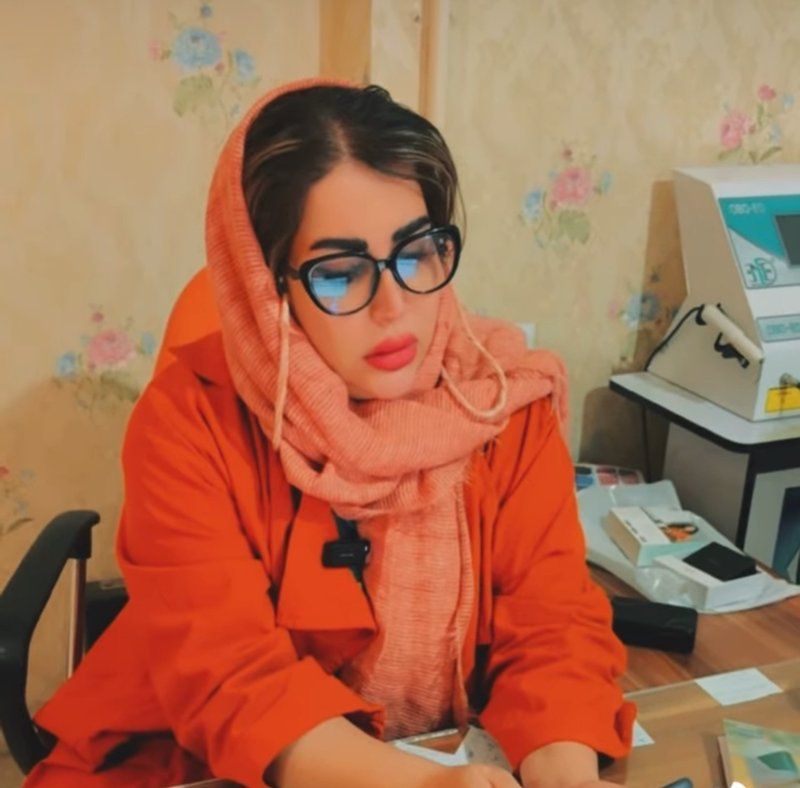 دکتر مهناز آخوندزاده نوقابی