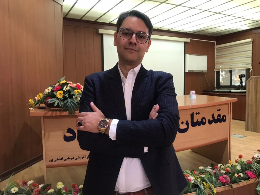 دکتر آرین محمدی نژاد