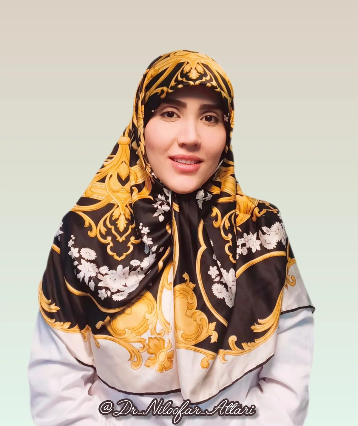 دکتر نیلوفر عطاری جراح زنان و زایمان و زیبایی