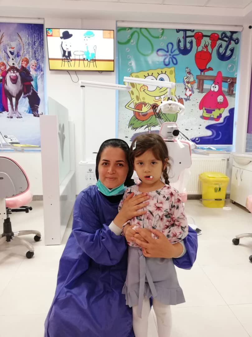 دکتر زکیه فروزان نژاد