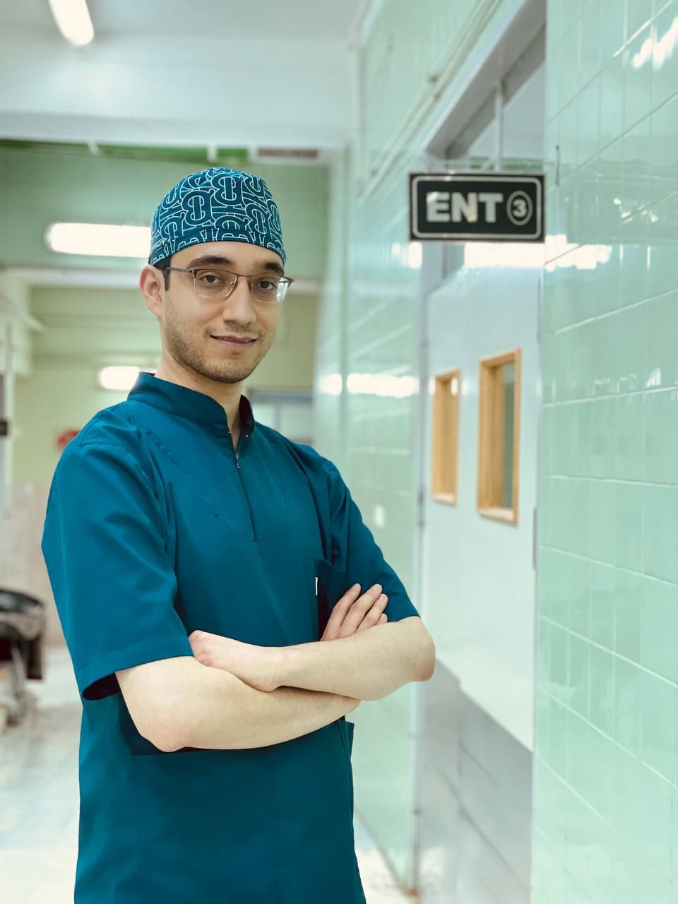 دکتر سهیل معتمد متخصص گوش، حلق و بینی و جراحی سر و گردن