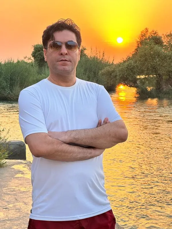 دکتر مصطفی عزیزی متخصص بیماری‌های مغز و اعصاب (نورولوژی)