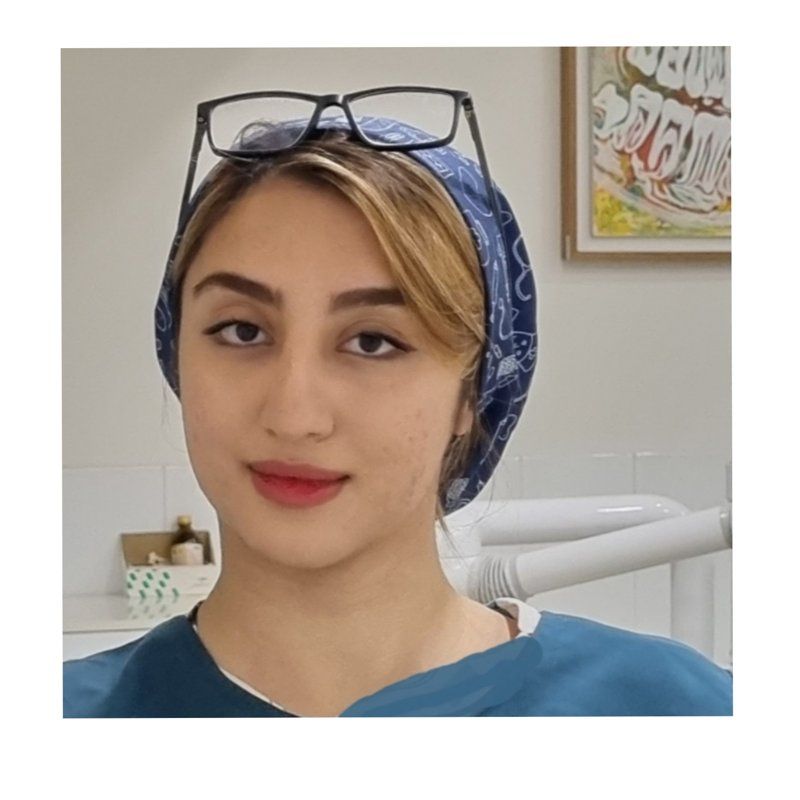 دکتر کیانا عظیمی دکترای دندانپزشکی