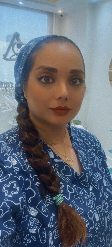 دکتر مهرنوش اکرمی دکترای حرفه‌ای دندانپزشکی