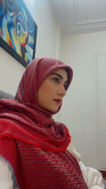 دکتر حنانه صادقی