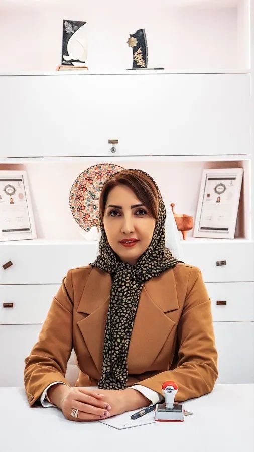 دکتر ویدا والهی دکترای پزشکی
