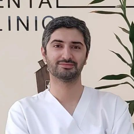 دکتر نوید عبداللهی عابد دکترای دندانپزشکی