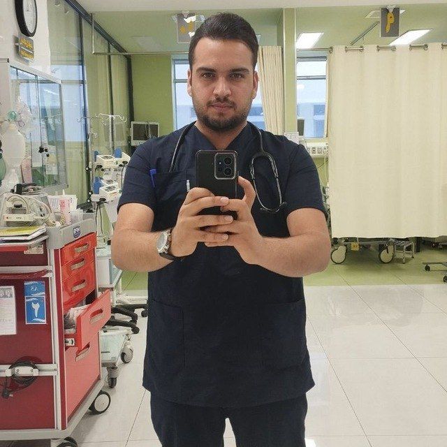 دکتر آریان حسینی