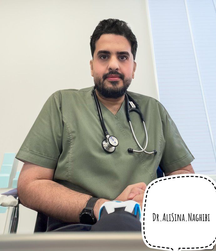 دکتر علی سینا نقیبی