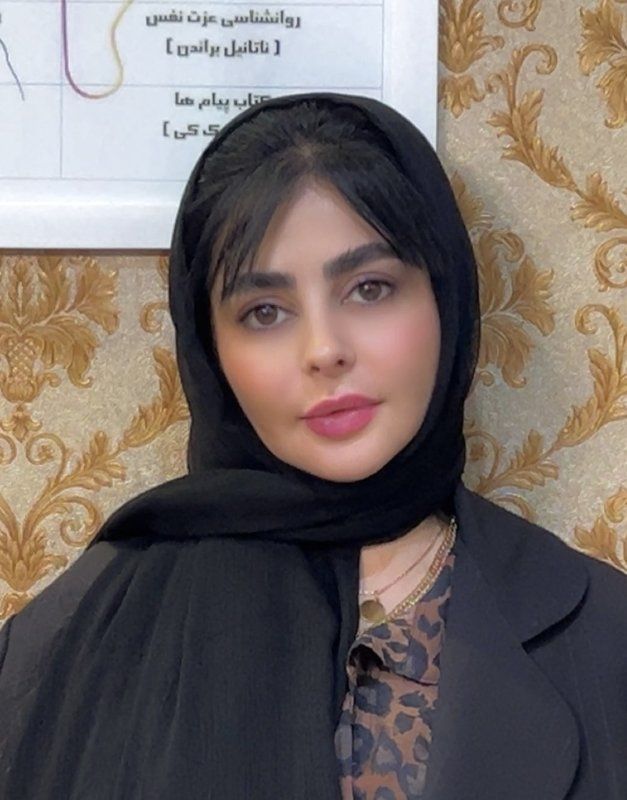 دکتر منا اسدی