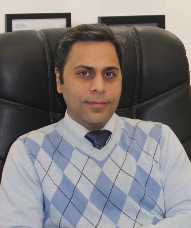 دکتر یاسر نصوری